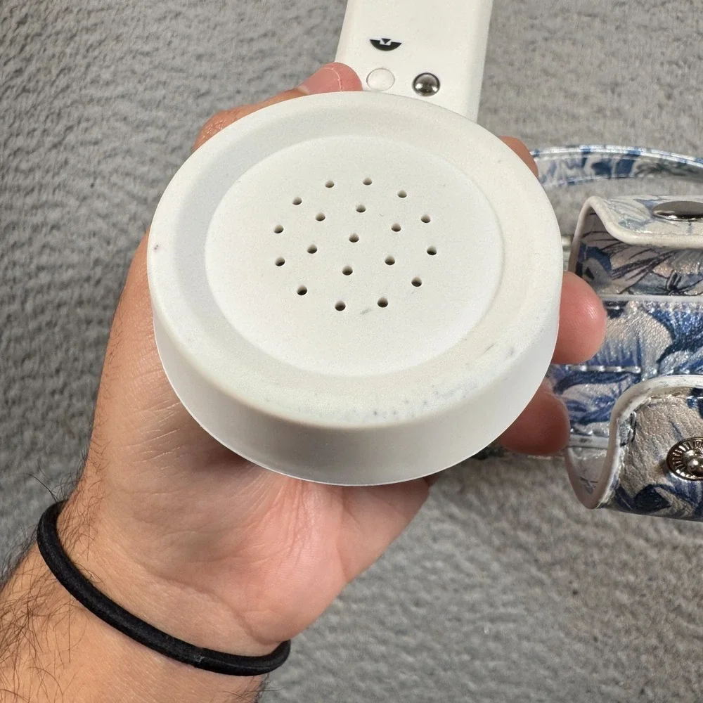 Betsey Johnson Kitsch Toile Pearl Blue and White Floral Phone Handbag Wireless - Picture 9 of 9